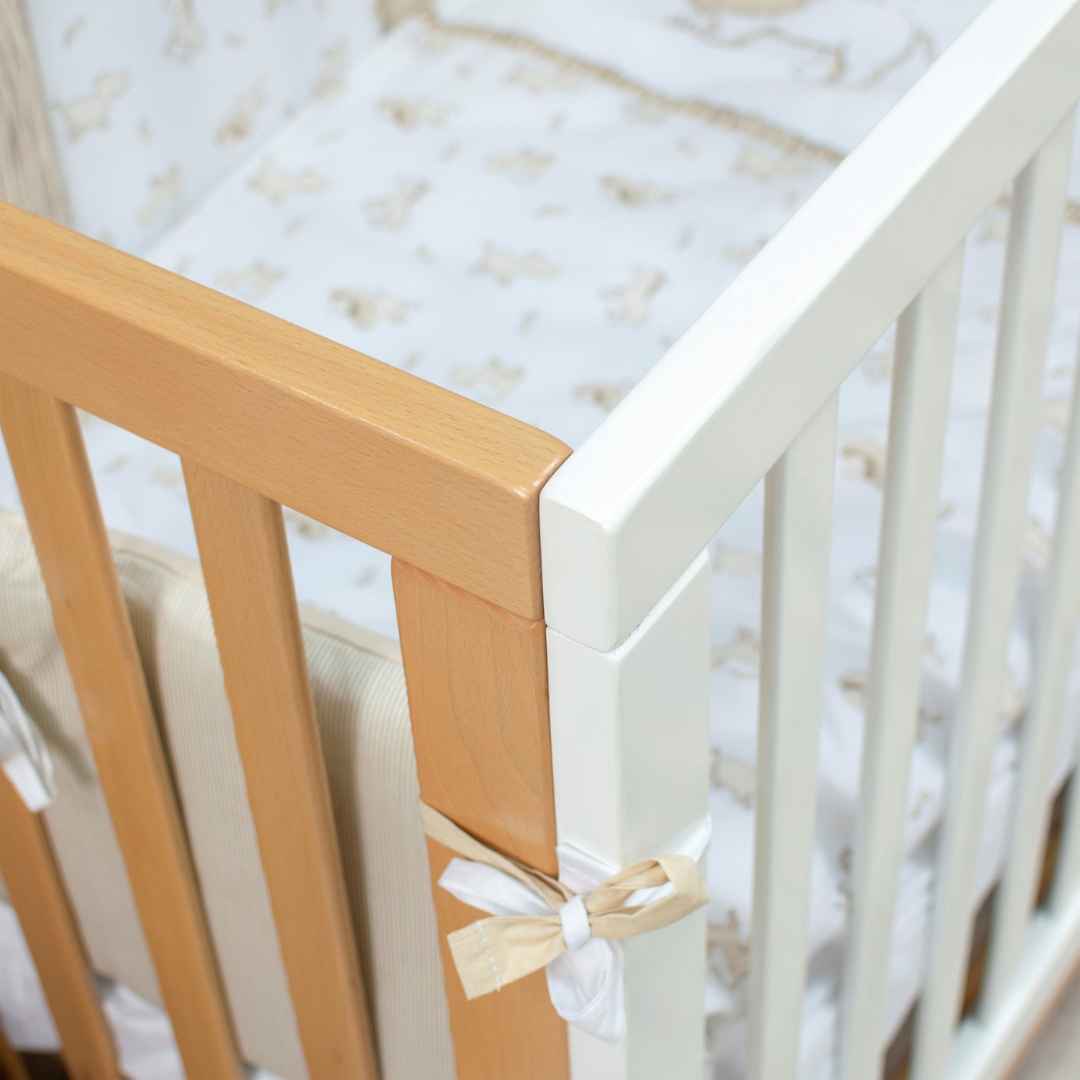 Dětská postýlka Lussi Gekko Kids 120x60. Bílá / Přírodní Buk